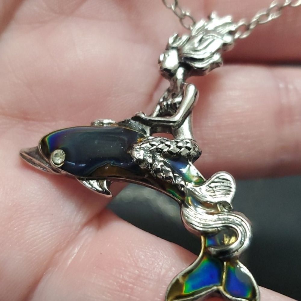 **Last Chance!! Final Sale** Silver tone mood mermaid pendant necklace 18-21.5" - Picture 2 of 13